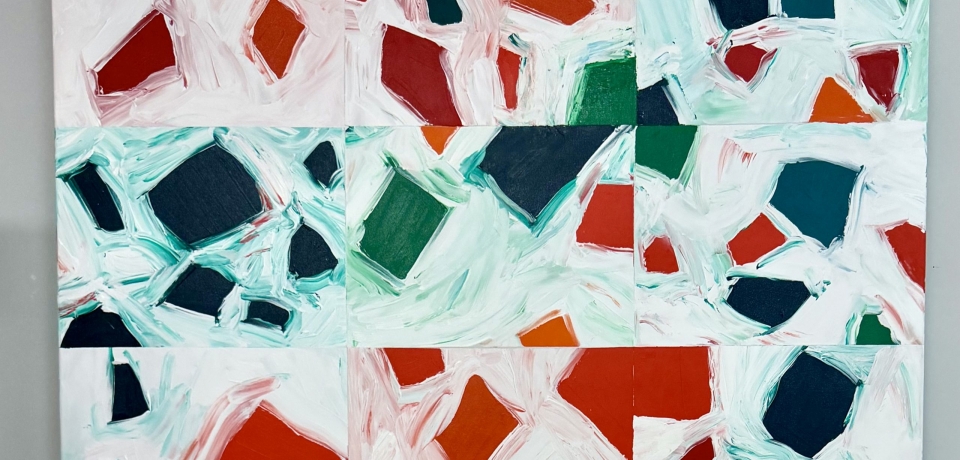 Arctic white, Forest Green, Orange-Red